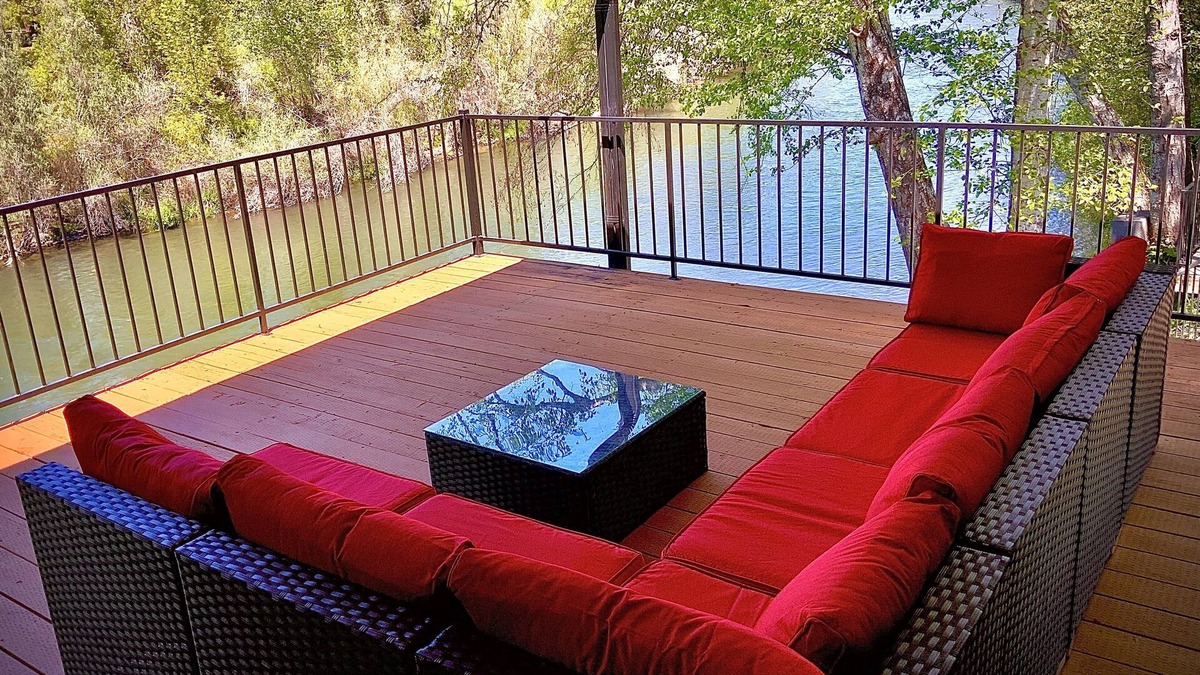 Gold Hill House | Big Foot River Lodge