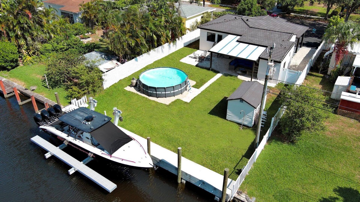 South New River Isles House | Big Fun! 3 Bd Pool House on the Water