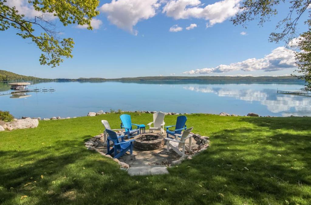 Glen Arbor House | Big Glen Lakefront in Glen Arbor