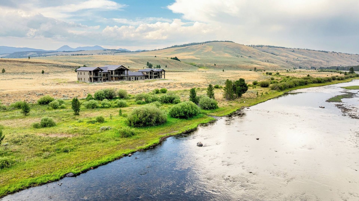 Wisdom House | Big Hole Riverfront Luxury Home in Wise River, Montana