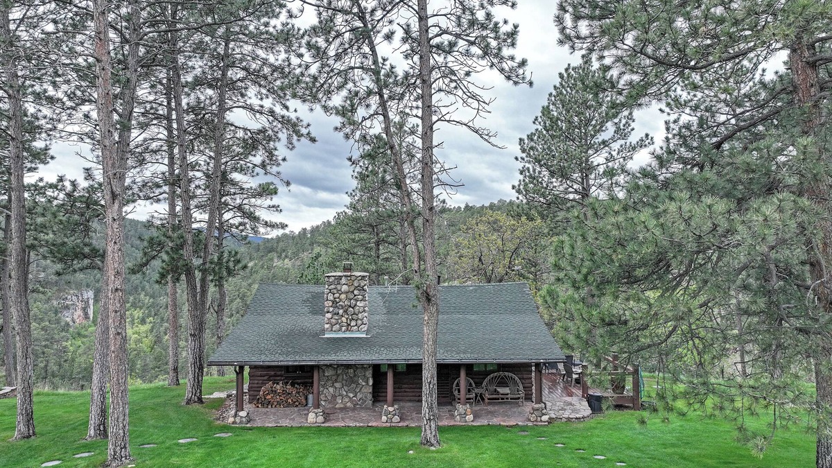 Colonial Pine Hills Cabin | Big Horn Sheep Cottage Near Mt. Rushmore