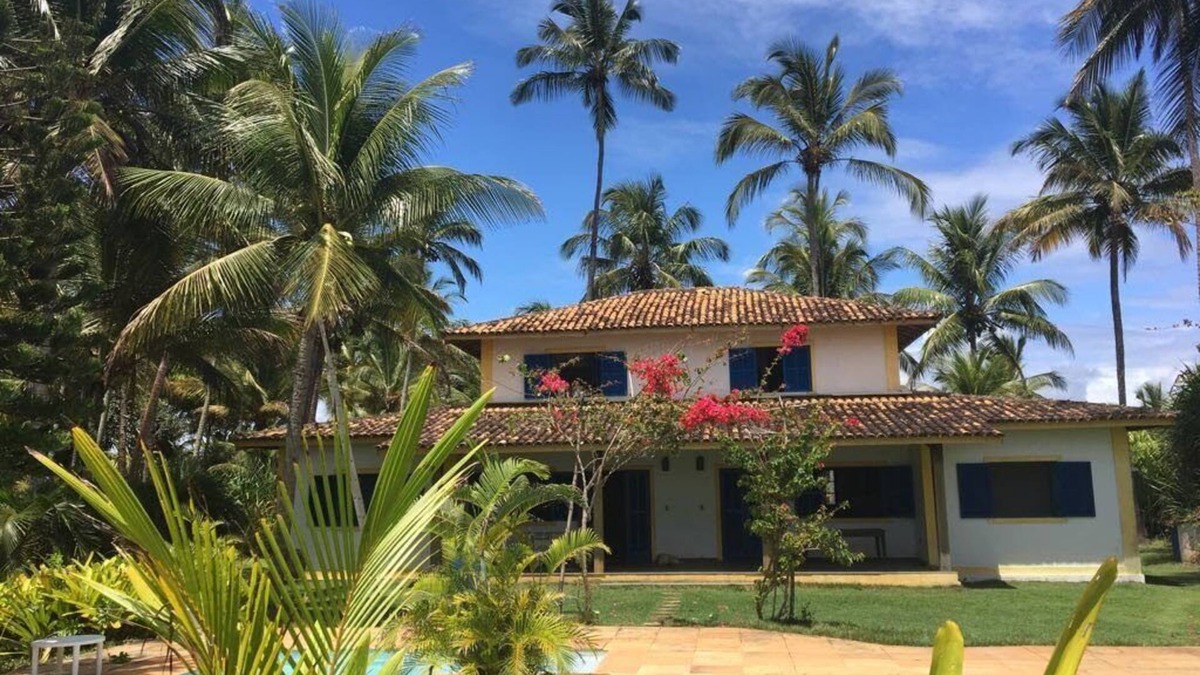 Olivenca House | Big house foot in the sand: meet New Lubbock!