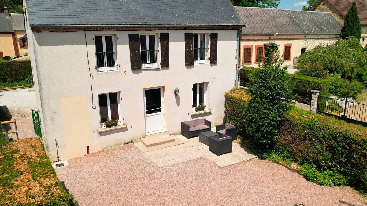 Ferrieres-la-Verrerie House | BIG HOUSE N°6