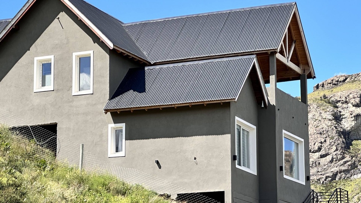 El Chalten House | Big house with amazing views, light for 7 people