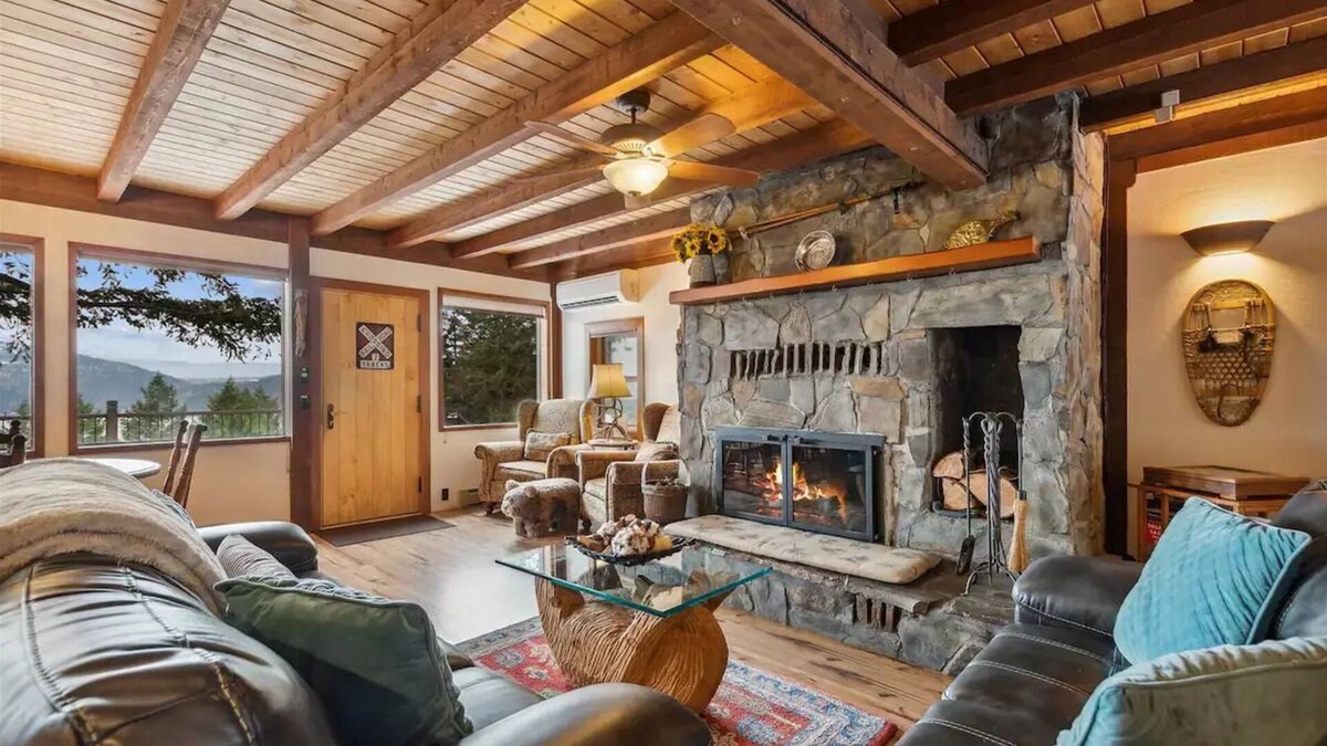 Whitefish House | Big Mountain Treehouse! Beautiful cabin home w/SPECTACULAR views of Lake