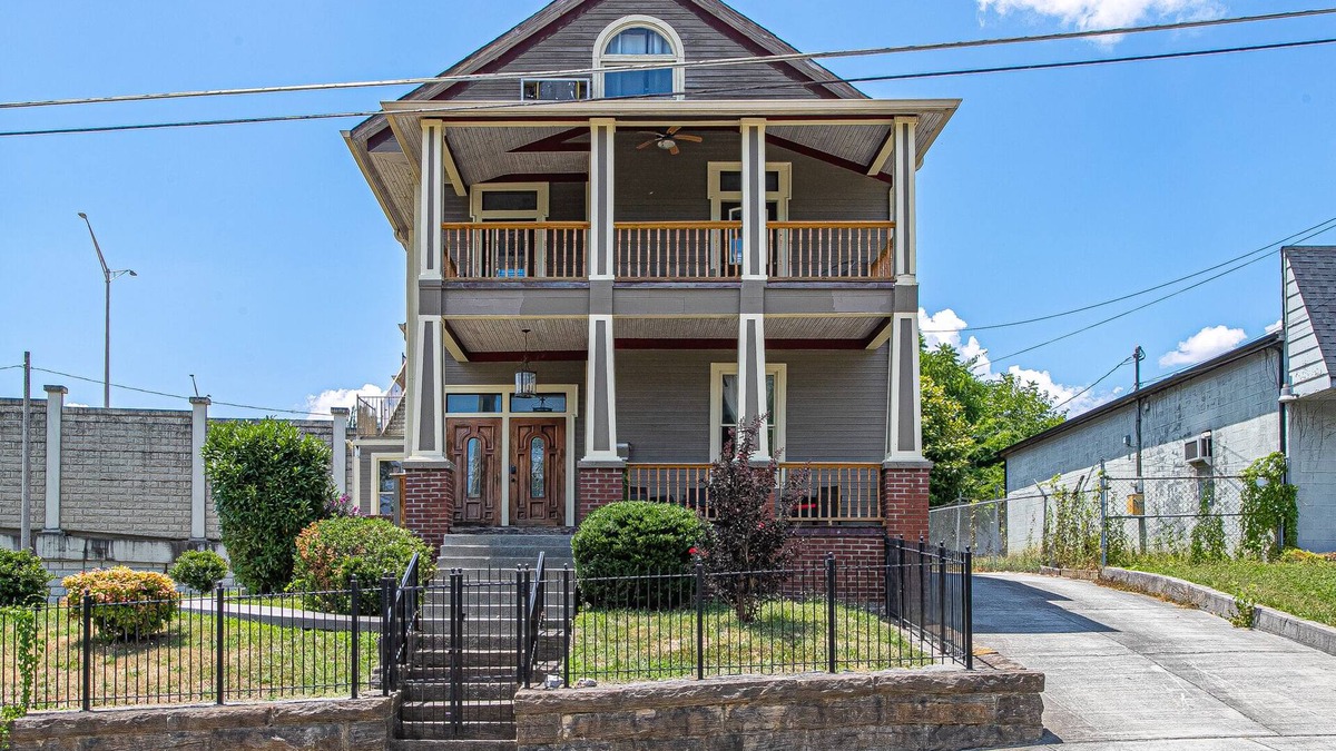 Knoxville House | Big Orange Retreat: City Views, Game Room, Near Downtown