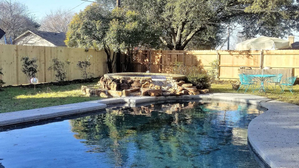 Crowley House | Big Private Fenced Yard, Hot Tub & Heatable Pool, No Stairs, Stone Floors