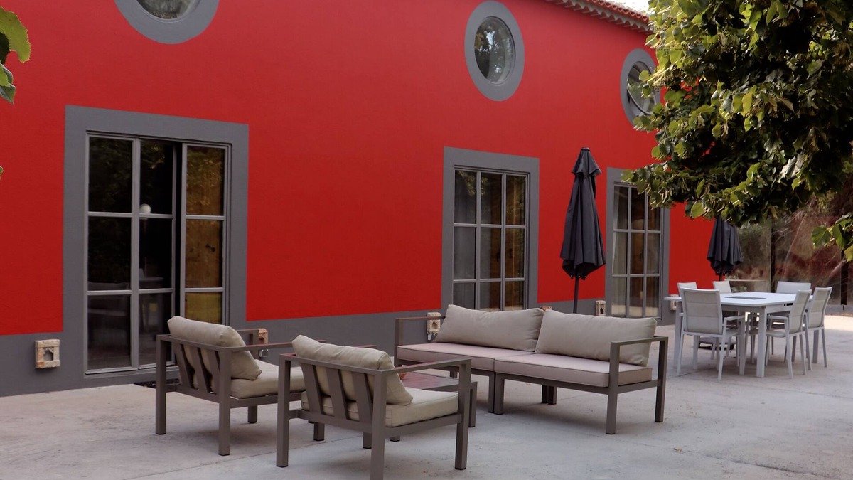 A dos Negros House | Big Red Barn - Modern Refuge in Obidos, Portugal