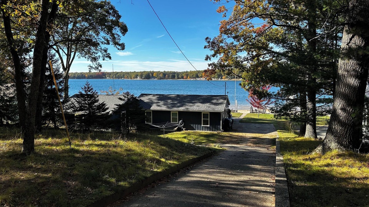Baldwin Cottage | Big Star Lake Waterfront 4-bedroom cottage