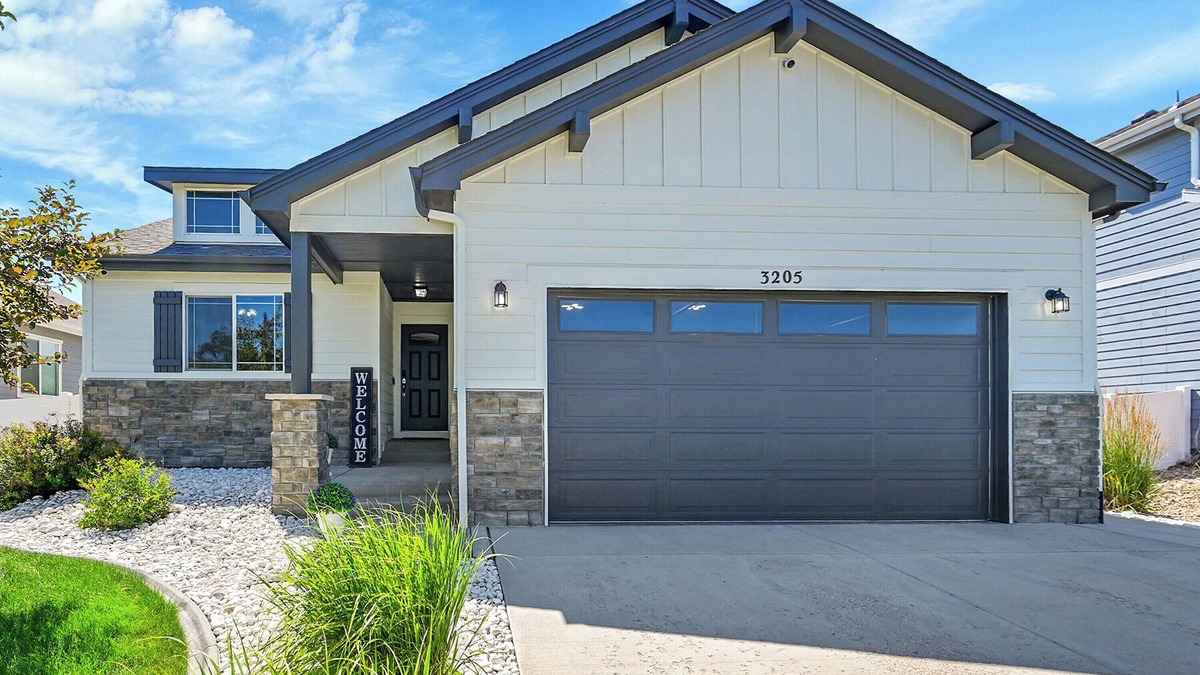 Evans House | Big Stays for Big Days! Sleeps 8 Near Fort Collins