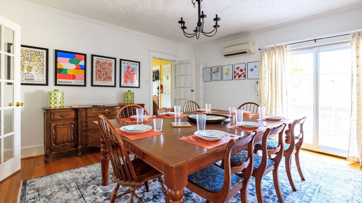 Front Royal House | Big Sunny Family House