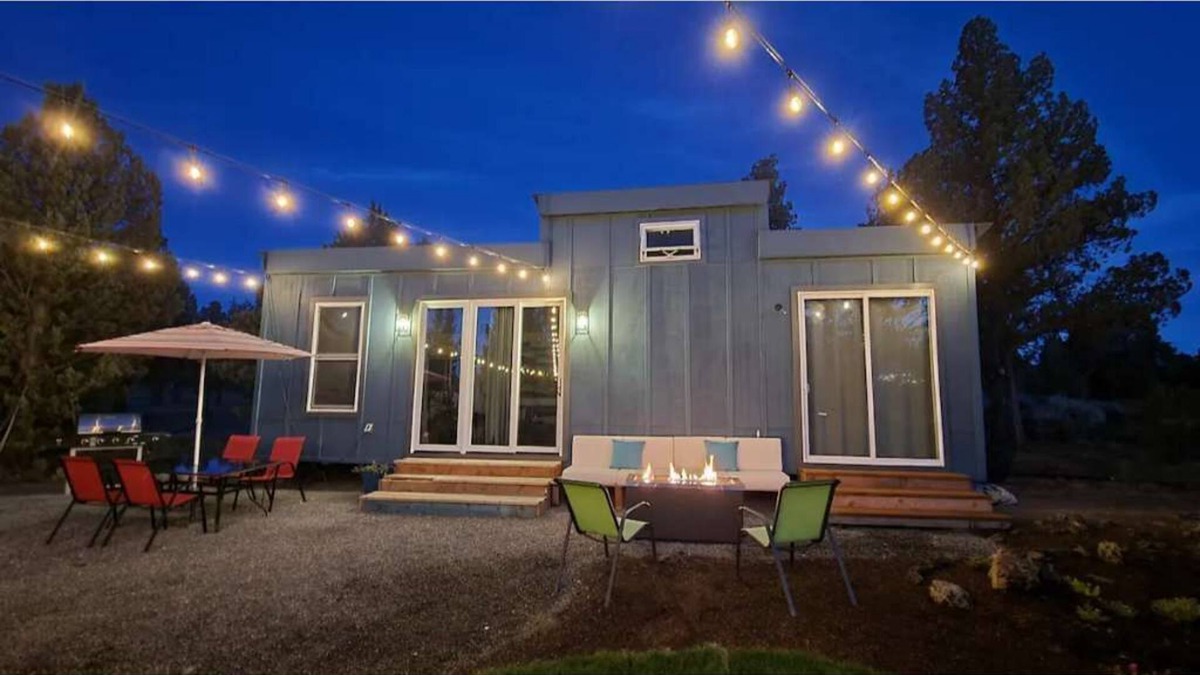 Bend House | Big tiny. A spacious tiny house, with extra loft, full kitchen, yard to enjoy.