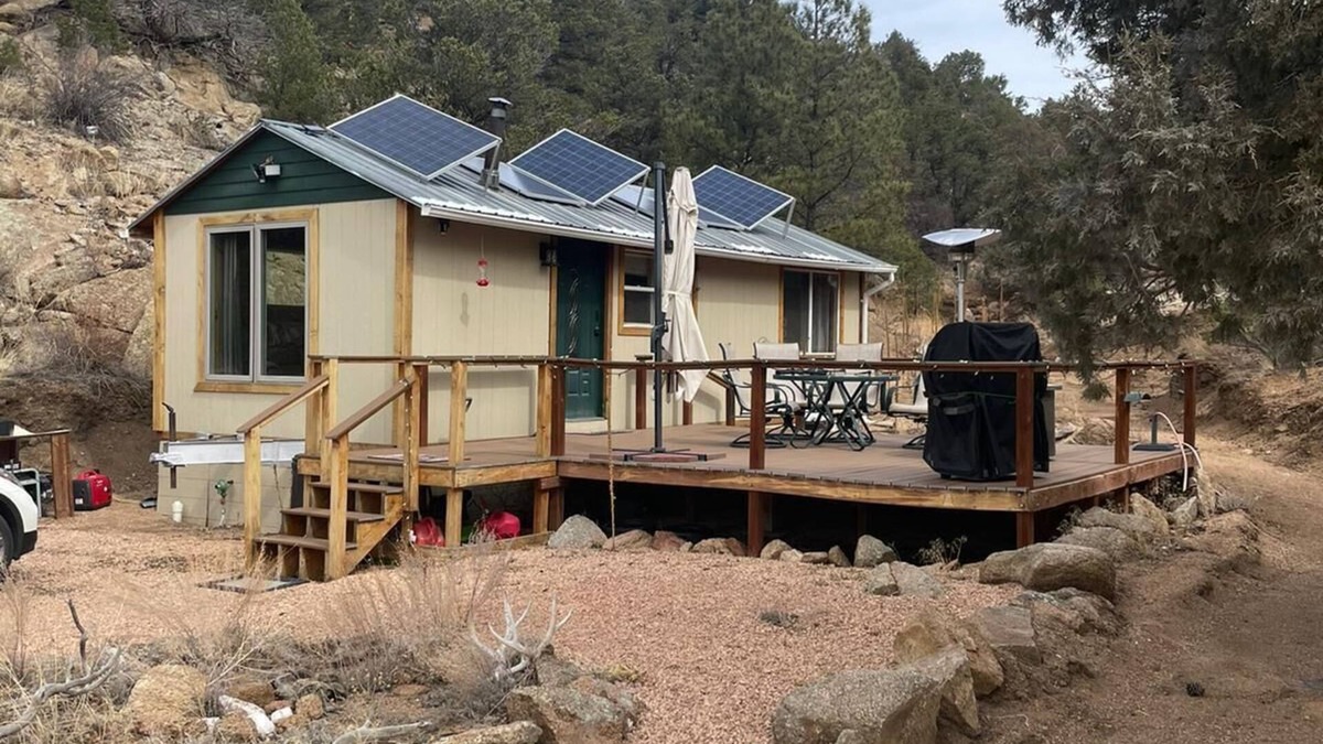 Cotopaxi Cabin | Big Tiny in the Sangres Mountains Off-grid location with lot's of charm!