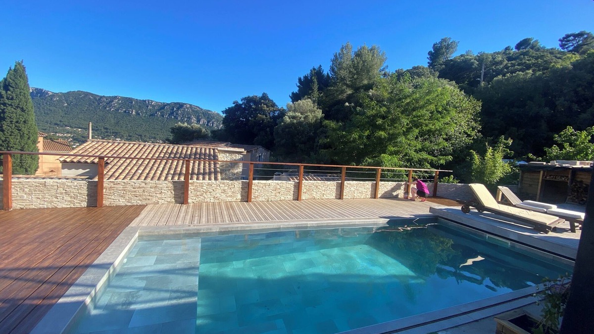 Le Revest-les-Eaux Villa | Big Villa with Private Pool & Magnificent view in Village center