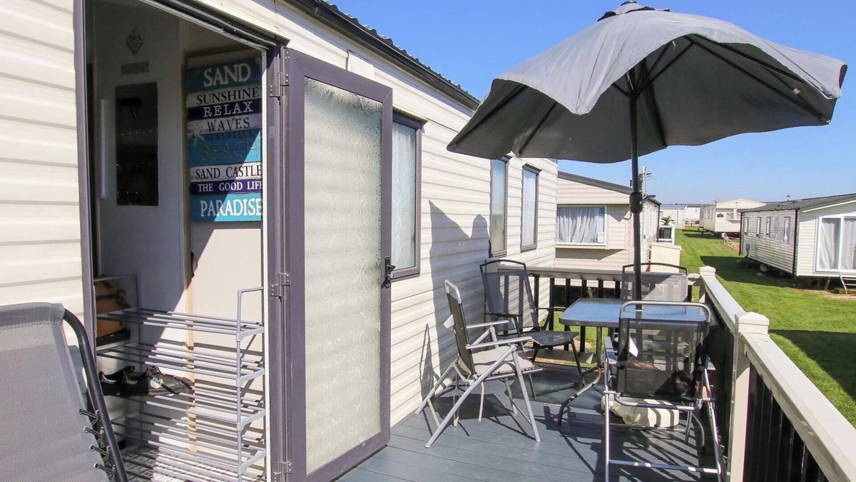 Dymchurch Cabin | Big2vacation2 Exclusive at new Beach Caravan Park