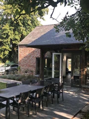 Neeroeteren House | Bij de lindeboom