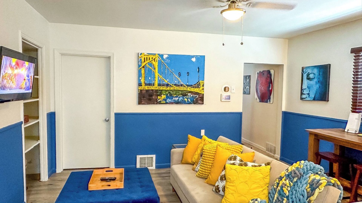 Marshall-Shadeland House | Bike to stadiums, 3-bedroom urban art house in Pittsburgh, kid and pet-friendly.