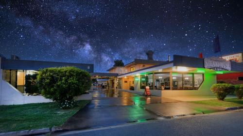 Biloela Hotel | Biloela Centre Motel & Grevillea Steakhouse & Bar