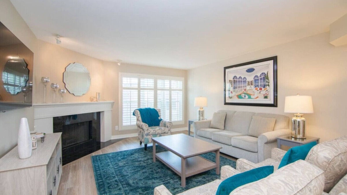 Squaw Peak Vista Apartment | Biltmore Chic Condo by Golf Course & Hiking Trails