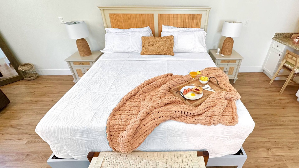 Alice Town Apartment | Bimini Nest Cozy Studio, Steps from the Beach