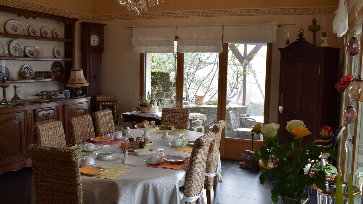 Dun-sur-Meuse Bed & Breakfast | Bioclimatic house with view of the Meuse