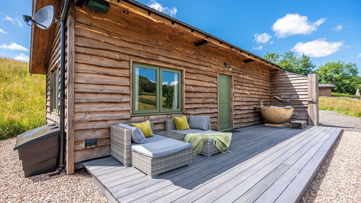 Caersws Cottage | BIRCH BANC RETREATS - BEDW, pet friendly, with a garden in Llanidloes