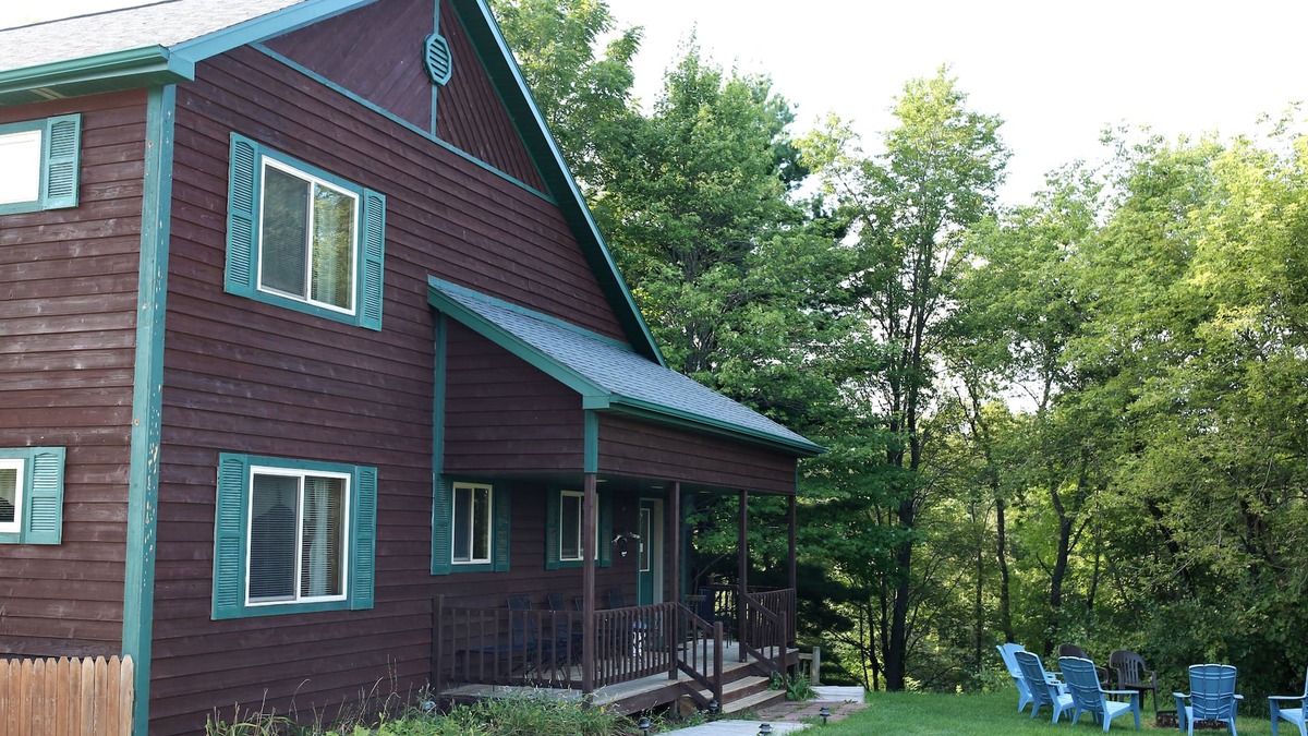 Tomah House | Birch Lake Secluded Getaway- Serenity home 5 bedroom sleeps up to 14