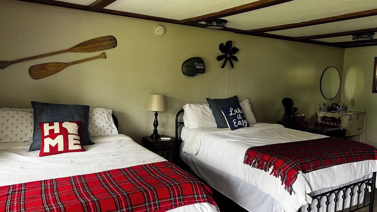 Hayward Resort | Birch Point Resort Kitchenette #12 - Lake Nelson, Hayward