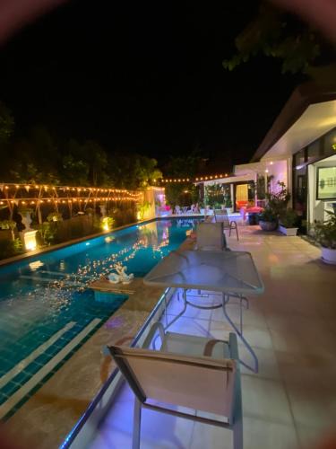 Nong Prue Villa | Bird in the garden Pool Villa