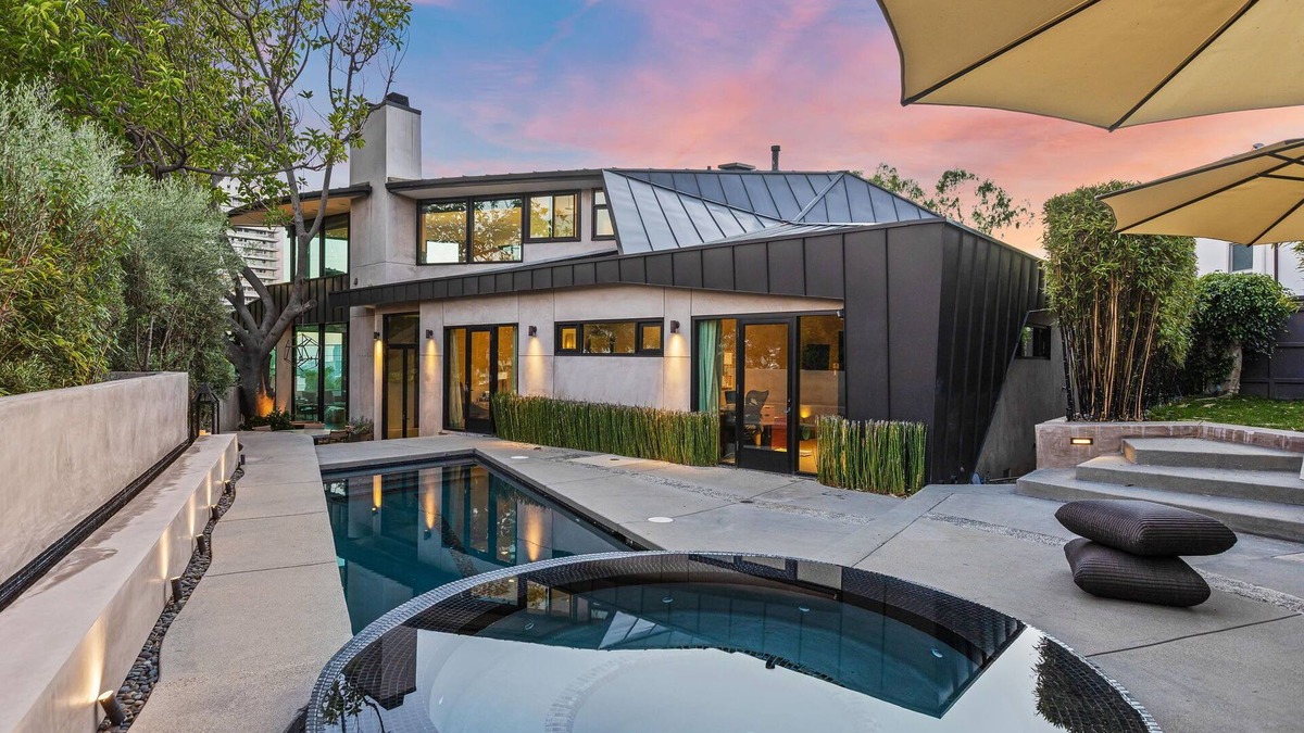 Mid-Wilshire House | Bird Street Home minutes away from Sunset Strip