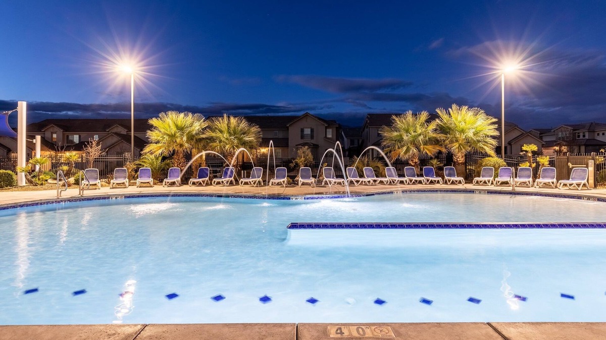 Sienna Hills House | Birds Eye View 4 Bedroom Apts by RedAwning