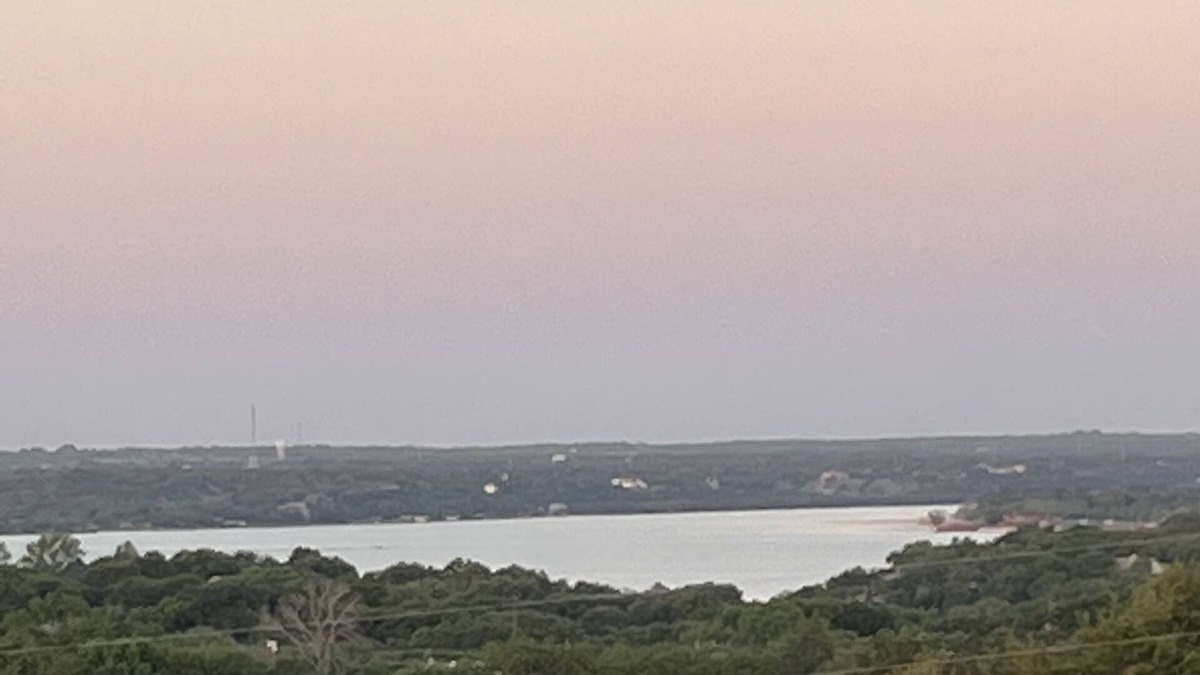 Granbury House | Birdsong Cottage - A gorgeous lake view cottage