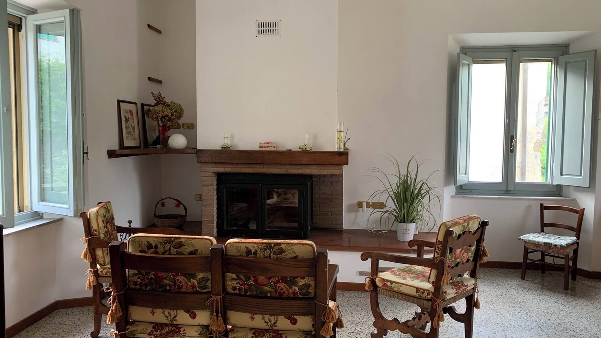 Poggio Bed & Breakfast | Birillina al Poggio bright house with fireplace, pets allowed.