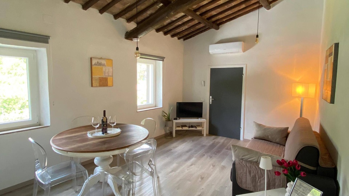 Grotte di Castro House | Biscarello House - Borgo and Lake