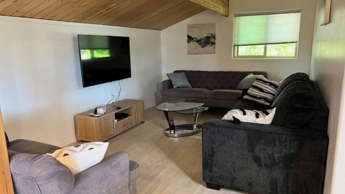 West Bishop Apartment | Bishop Aces Apartment