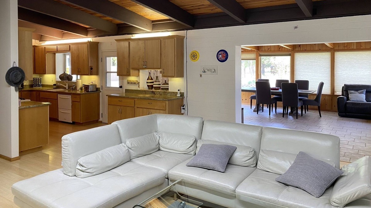 West Bishop House | Bishop FullHouse great for families and friends