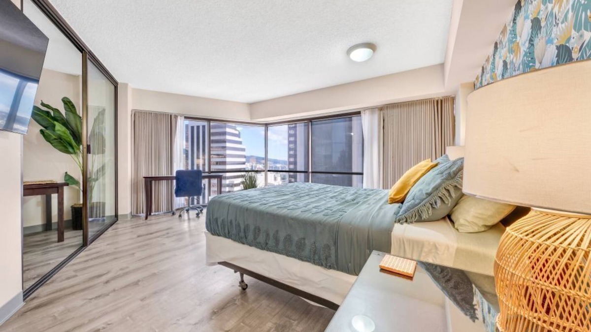 Downtown Honolulu Condo | Bishop Suites @ Executive Centre, Mountain View Suite #3609, Downtown Honolulu