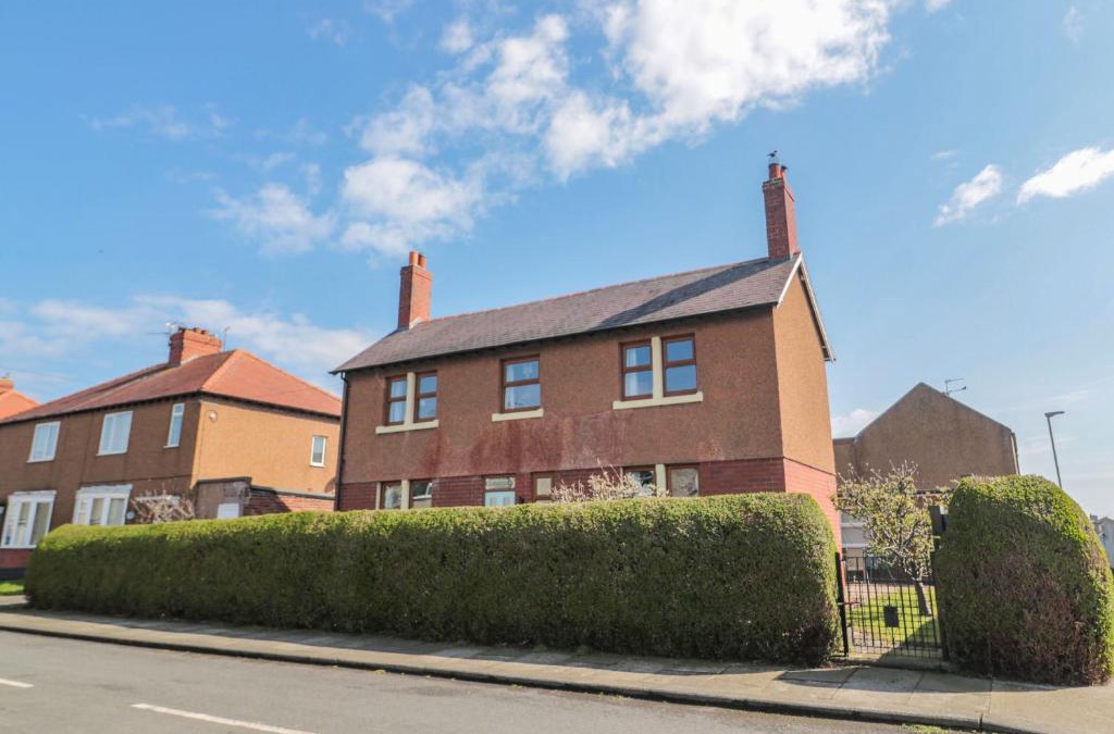 Amble House | Bisley House