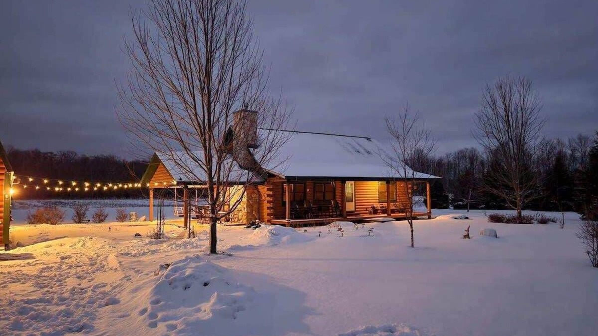 Beulah House | Bison Acres Close to Crystal Mt with Hot Tub