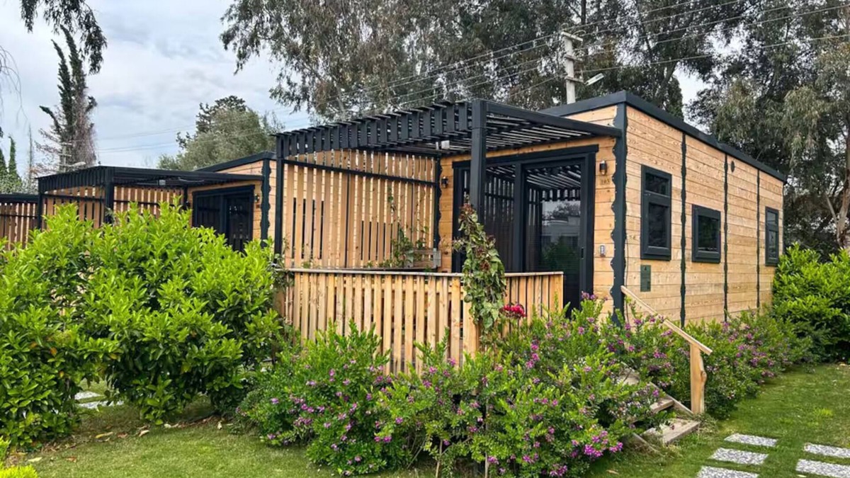 Bitez Bed & Breakfast | Bitez Tiny House & Beach