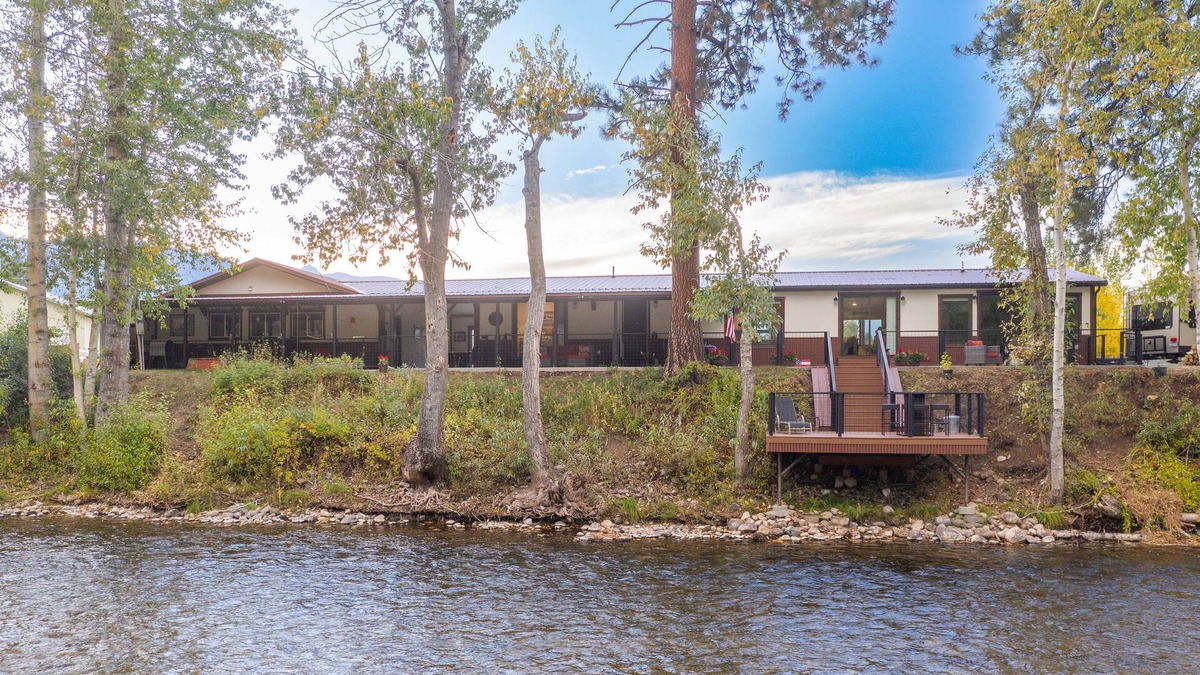 Darby House | Bitterroot Riverfront Home