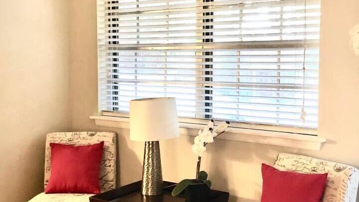 North Little Rock House | Biz Travelers Feel At Home Pets Welcome Big Yard