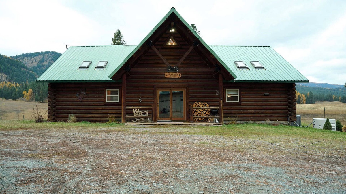 Superior Ski Chalet | Black Bear Chalet - Alpine Falls Ranch
