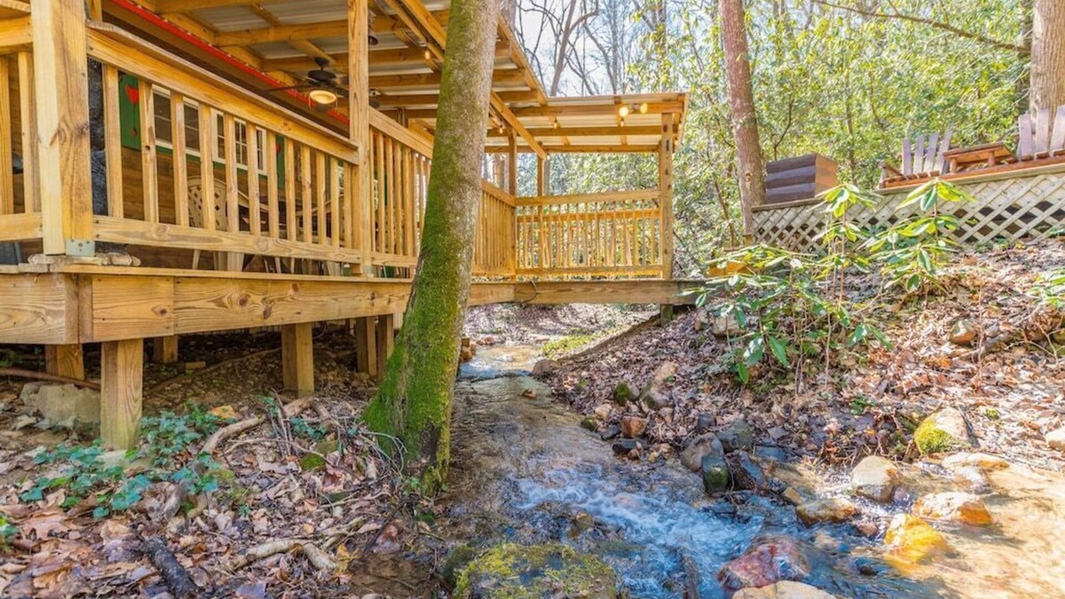 Helen Cabin | Black Bear Creek Cabin | Downtown Helen | Creek Front | Fire Pit | Board Games