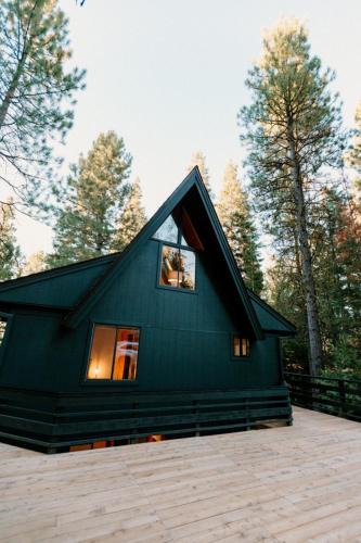 Black Butte Ranch House | Black Butte Ranch Modern A-Frame Retreat, sleeps 8