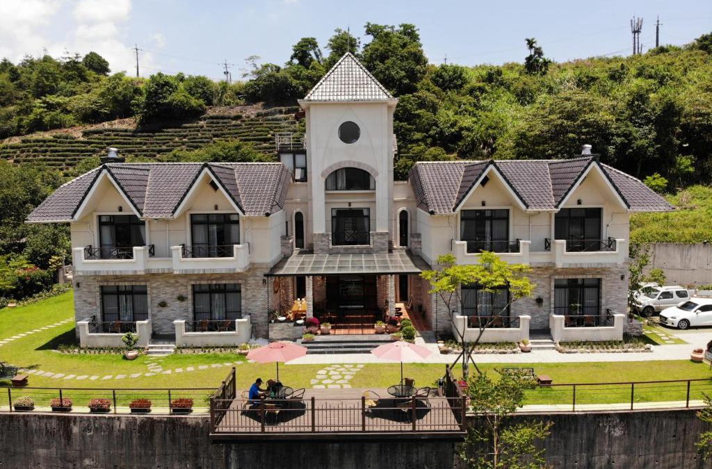 Datong House | Black Chimney