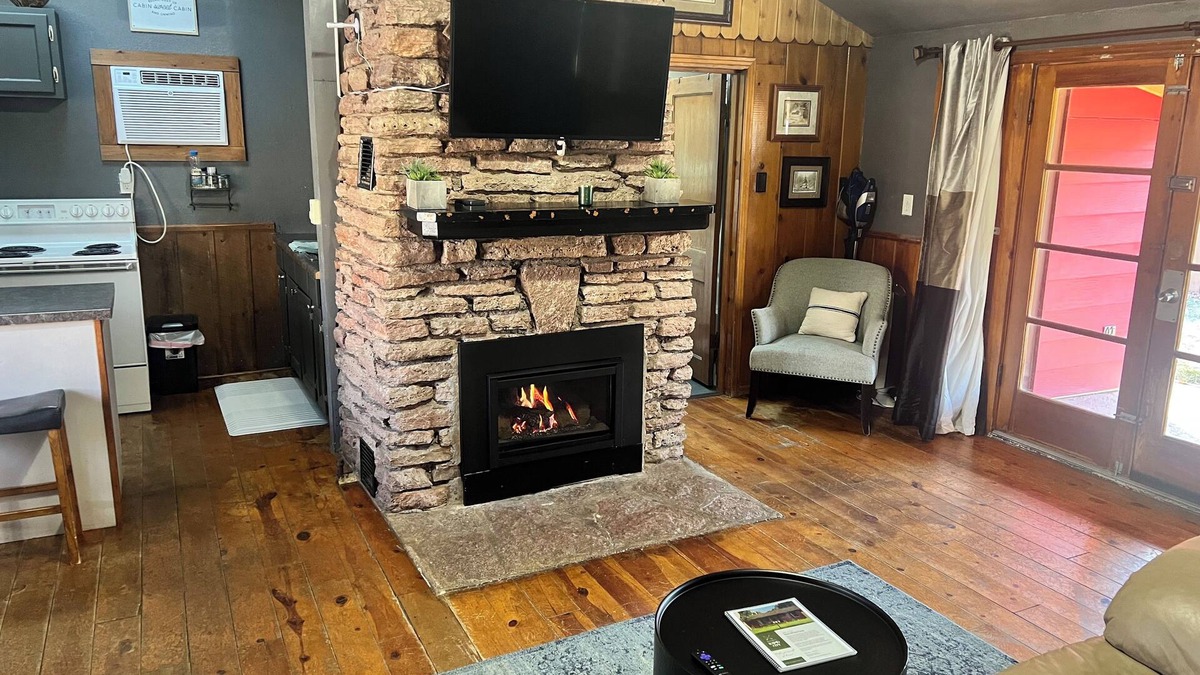 Rapid City House | BLACK HILLS BASE CAMP! 1940s-era cabin. Sleeps 4-5 people. Walk to Canyon Lake.