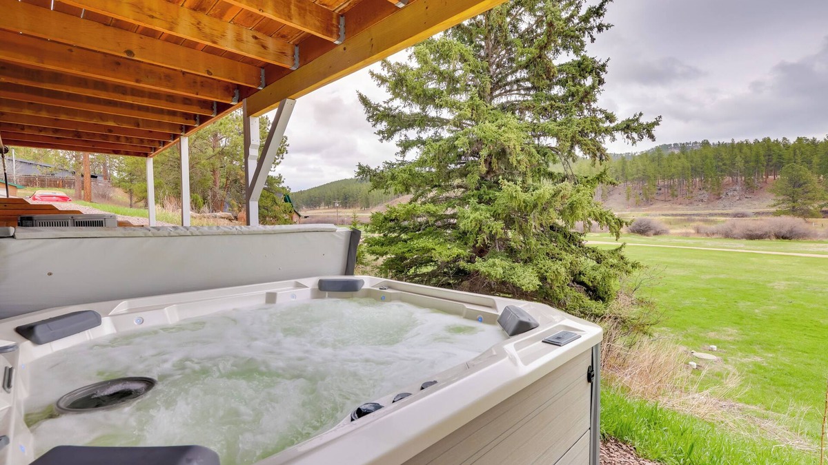 Hill City Cabin | Black Hills Home w/Mickelson Trail Access!
