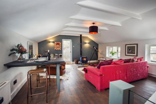The Vale of Grwyney House | Black Mountains Stylish Hideaway, nr Crickhowell