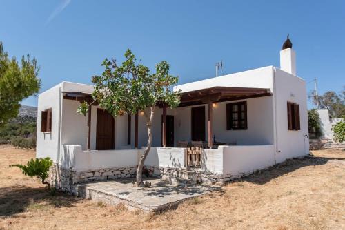 Naxos House | Black Sand